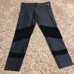 Victoria’s Secret PINK Ultimate Crop Legging
